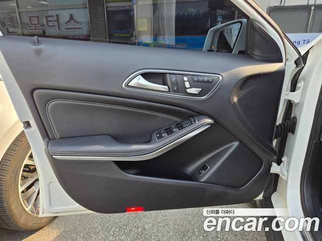 Mercedes-Benz GLA-Class 2019 — photo 9