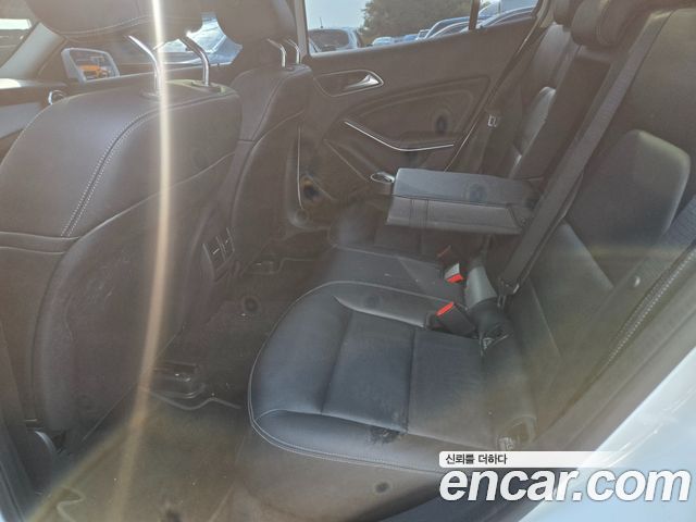 Mercedes-Benz GLA-Class 2019 — photo 15