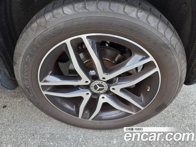 Mercedes-Benz GLA-Class 2019 — photo 16