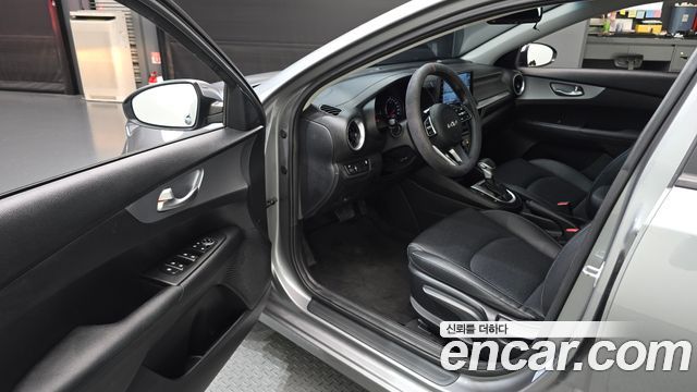 Kia K3 2023 — photo 13