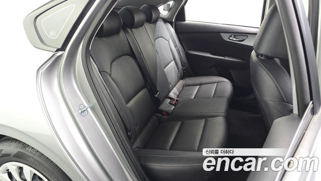 Kia K3 2023 — photo 18