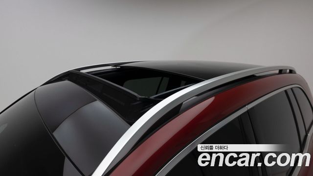 Mercedes-Benz GLB-Class 2025 — photo 12