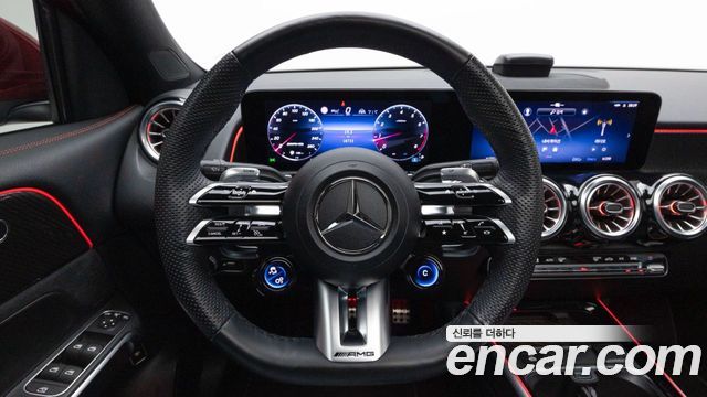 Mercedes-Benz GLB-Class 2025 — photo 20