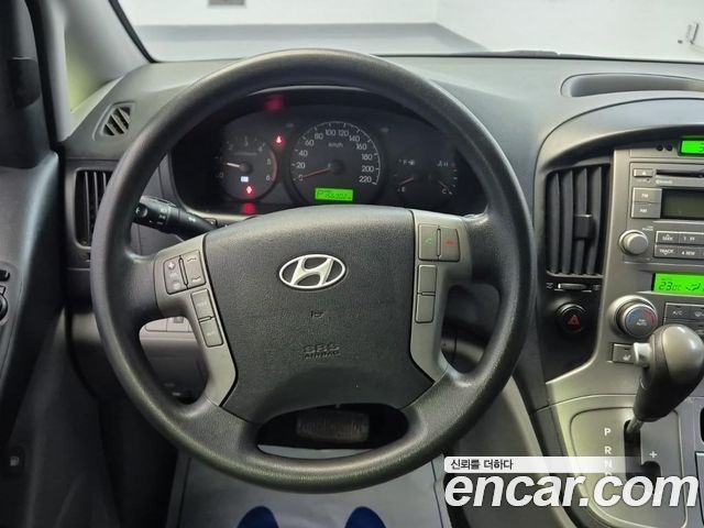 Hyundai Starex 2012 — photo 9