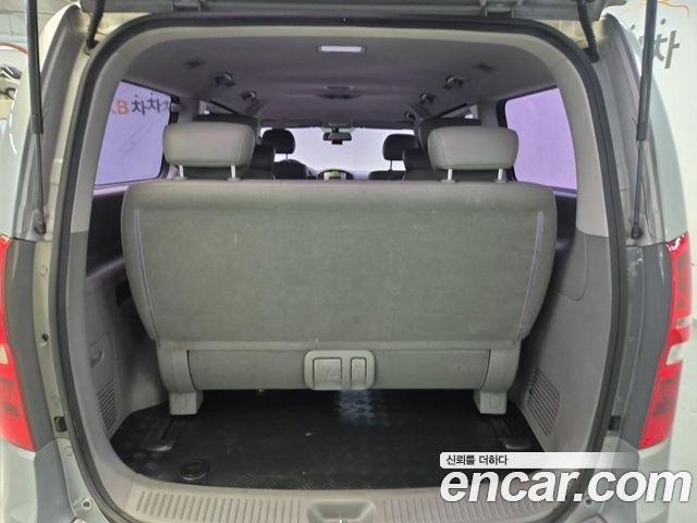 Hyundai Starex 2012 — photo 16