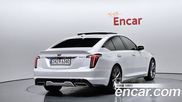 Cadillac CT5 2023 — photo 2