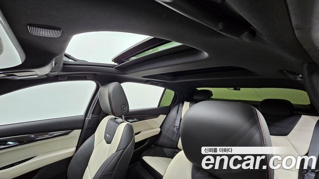 Cadillac CT5 2023 — photo 24