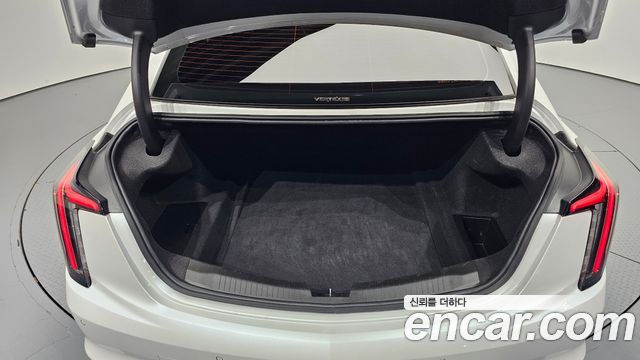 Cadillac CT5 2023 — photo 26