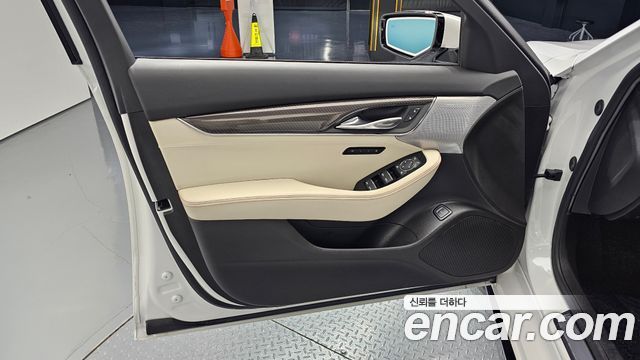 Cadillac CT5 2023 — photo 14