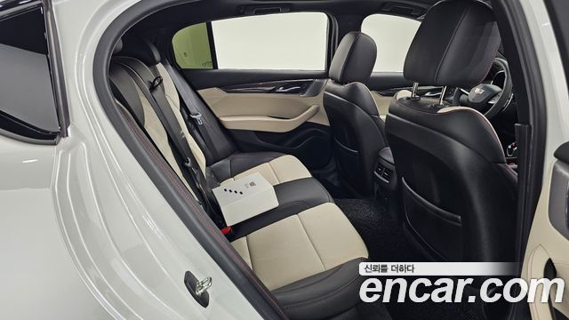 Cadillac CT5 2023 — photo 16