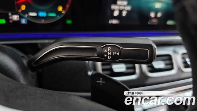 Mercedes-Benz GLE-Class 2023 — photo 9