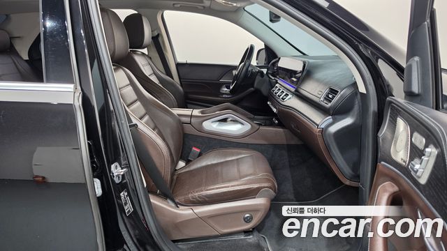 Mercedes-Benz GLE-Class 2023 — photo 11