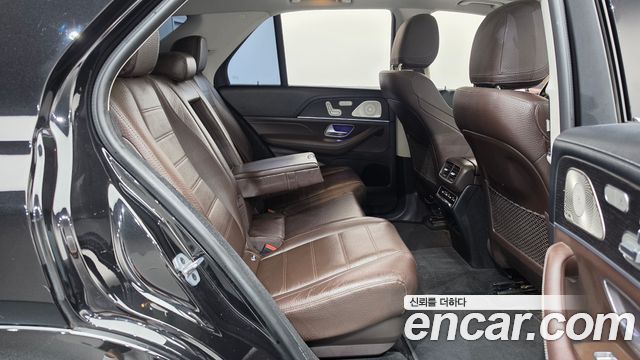 Mercedes-Benz GLE-Class 2023 — photo 12