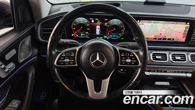 Mercedes-Benz GLE-Class 2023 — photo 13