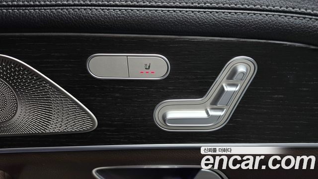 Mercedes-Benz GLE-Class 2023 — photo 19