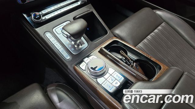 Genesis G90 2019 — photo 9