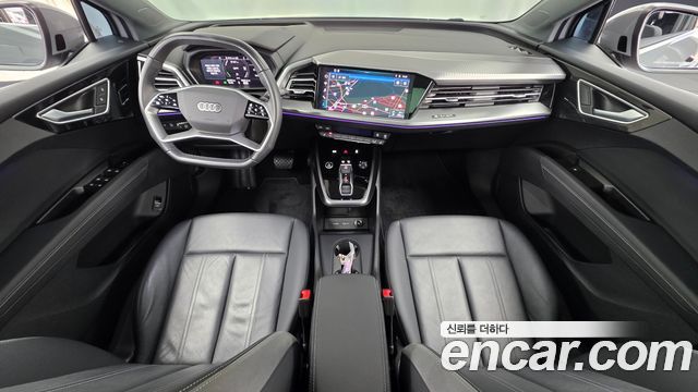 Audi Q4 e-tron 2023 — photo 10