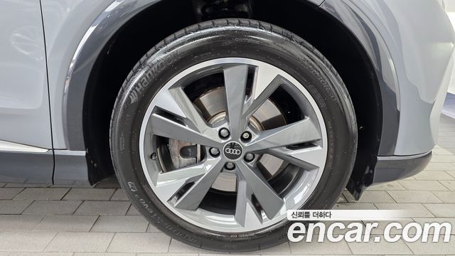 Audi Q4 e-tron 2023 — photo 7