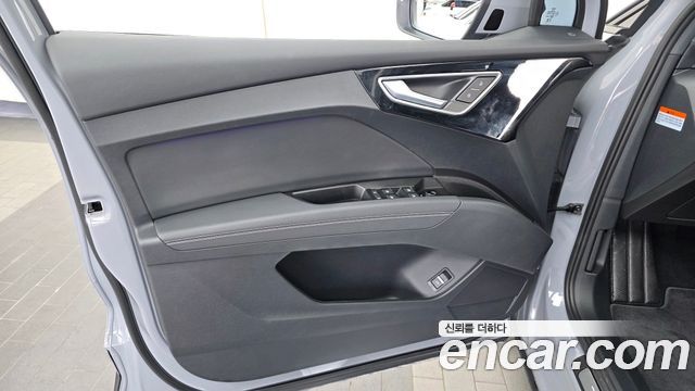 Audi Q4 e-tron 2023 — photo 14
