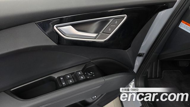 Audi Q4 e-tron 2023 — photo 28