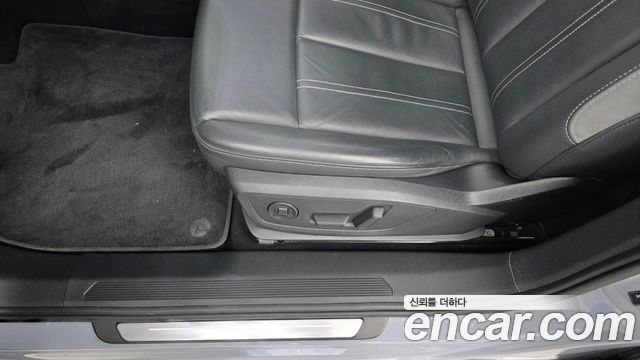 Audi Q4 e-tron 2023 — photo 31