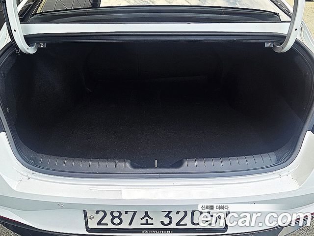 Hyundai AVANTE 2021 — photo 16