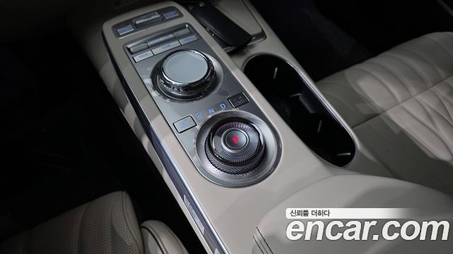 Genesis GV70 2023 — photo 12