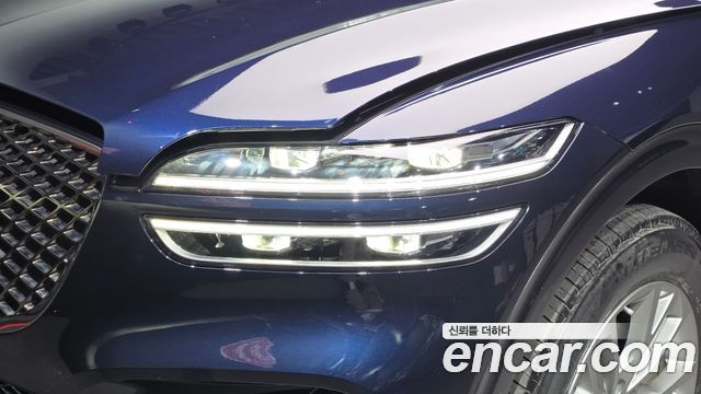 Genesis GV70 2023 — photo 8