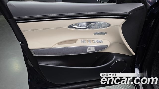 Genesis GV70 2023 — photo 14