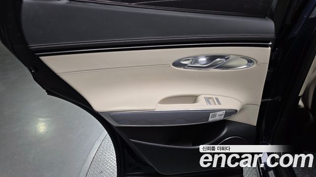 Genesis GV70 2023 — photo 15