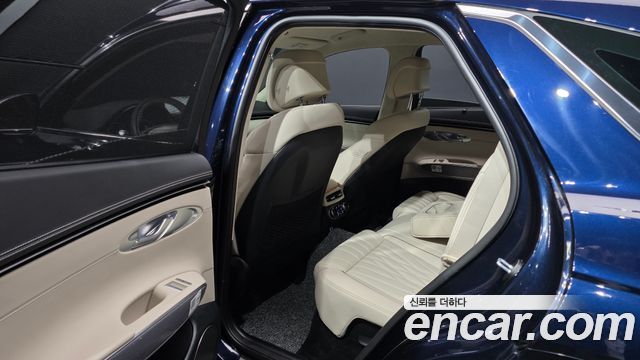 Genesis GV70 2023 — photo 16