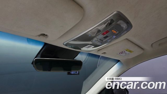 Genesis GV70 2023 — photo 27