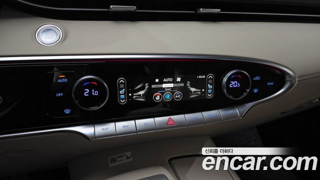 Genesis GV70 2023 — photo 32