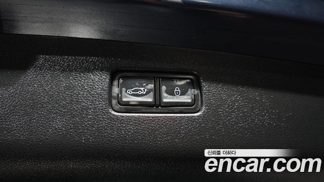 Genesis GV70 2023 — photo 33