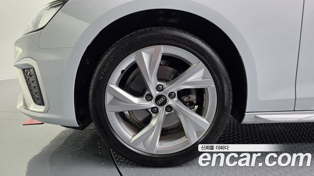 Audi A4 2021 — photo 5
