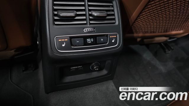 Audi A4 2021 — photo 17