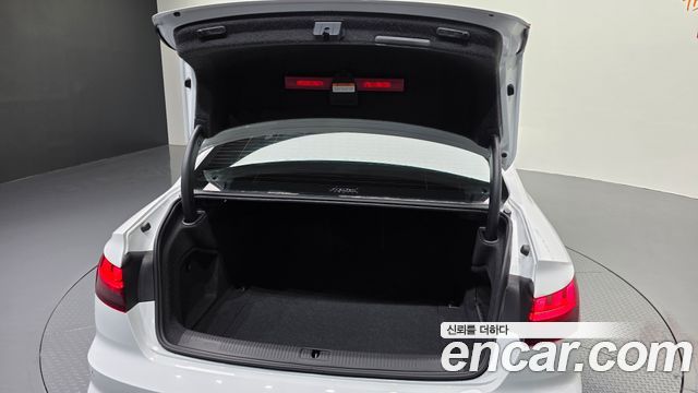 Audi A4 2021 — photo 20