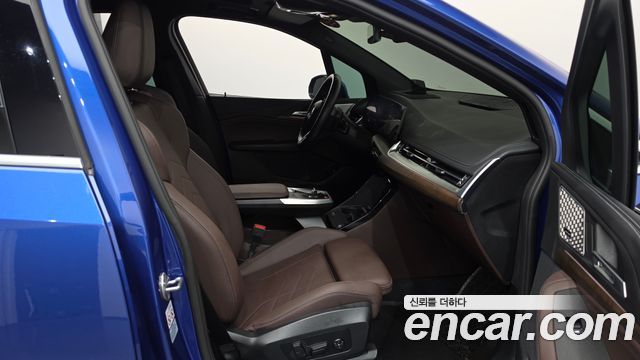 BMW 2-Series 2023 — photo 16