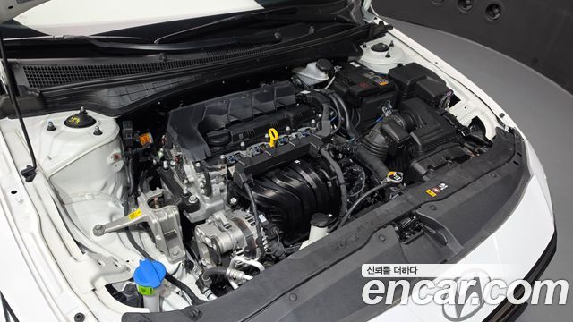 Hyundai AVANTE 2025 — photo 6
