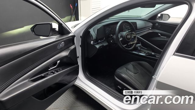 Hyundai AVANTE 2025 — photo 13