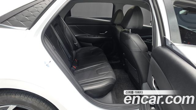 Hyundai AVANTE 2025 — photo 17
