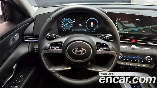 Hyundai AVANTE 2025 — photo 18