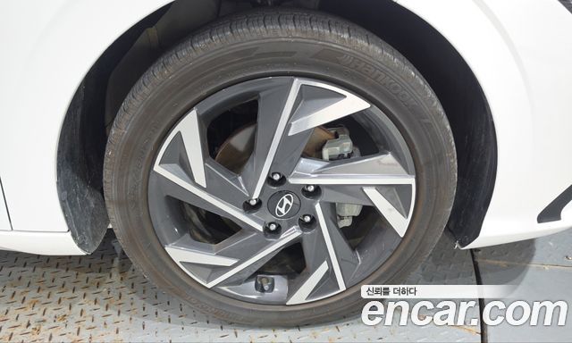 Hyundai AVANTE 2025 — photo 7
