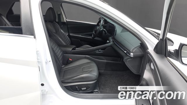 Hyundai AVANTE 2025 — photo 16