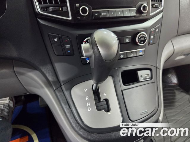 Hyundai Starex 2016 — photo 12