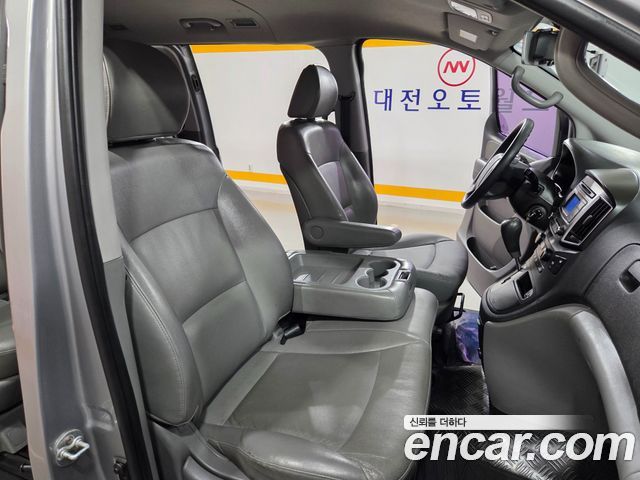 Hyundai Starex 2016 — photo 17
