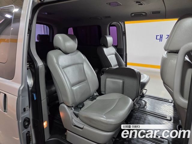 Hyundai Starex 2016 — photo 18