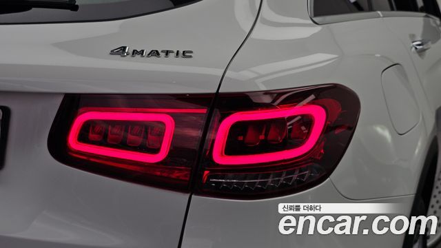 Mercedes-Benz GLC-Class 2022 — photo 9
