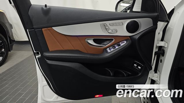 Mercedes-Benz GLC-Class 2022 — photo 14