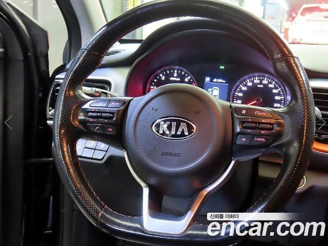 Kia Stonic 2019 — photo 8